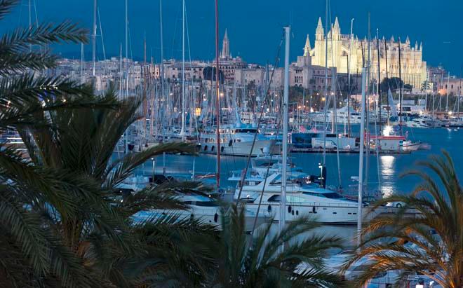 Stunning Sunset over Cathedral of Sant Maria of Palma as the the fourths days racing at  Copa del Rey MAPFRE draws to a close ahead of the Copa del Rey owners dinner tonight © Carlo Borlenghi http://www.carloborlenghi.com